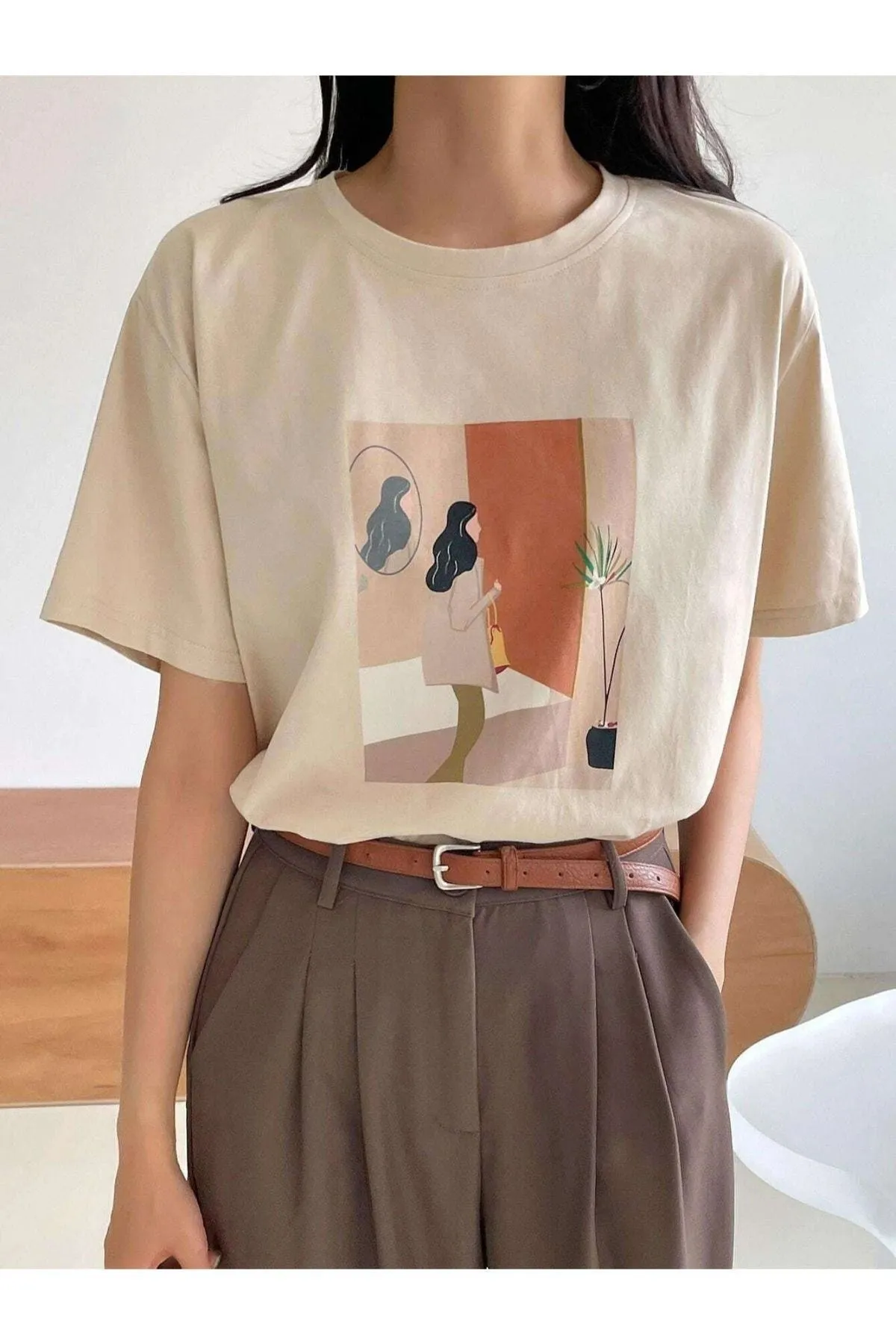 Kad?n Bej Kad?n Figür Bask?l? Oversize Bisiklet Yaka Tshirt